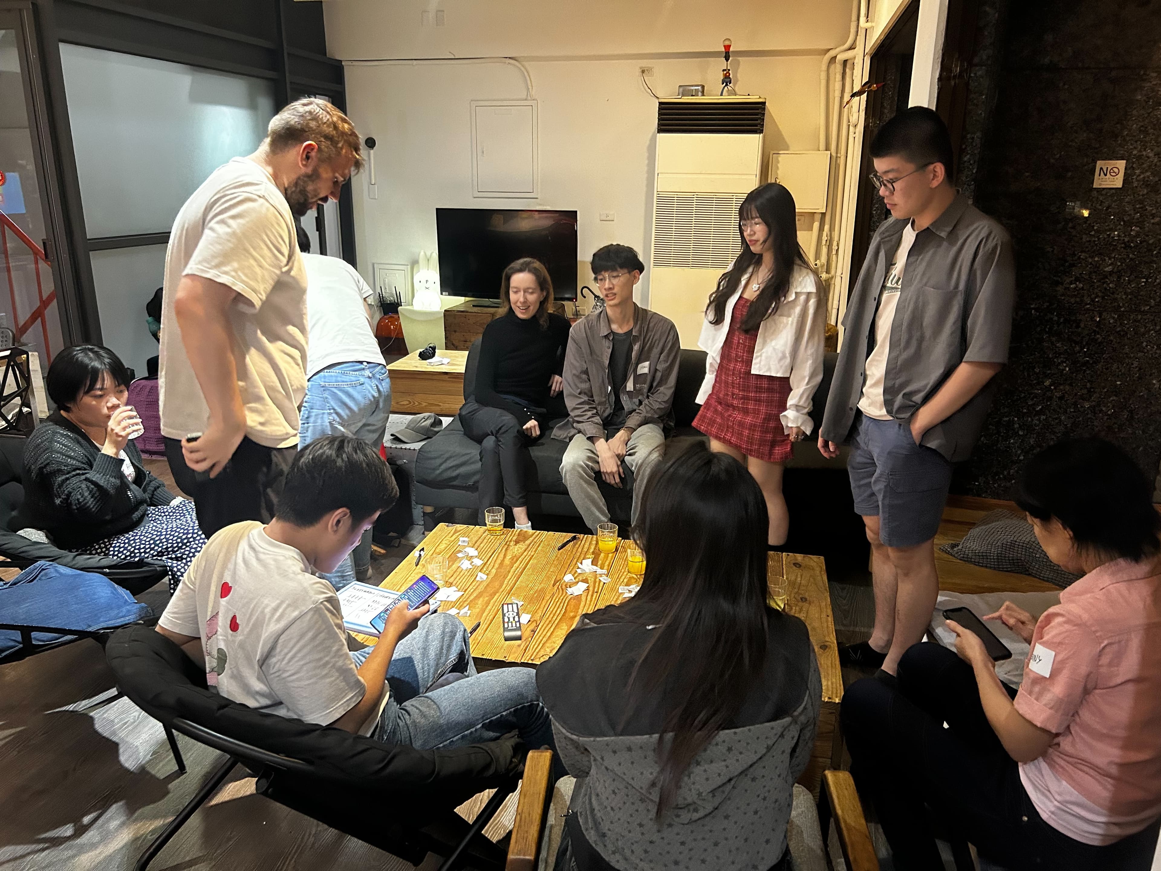 英語桌遊之夜 - 與英文母語的外國朋友們一起玩桌遊和猜單詞 (披薩派對) — 3