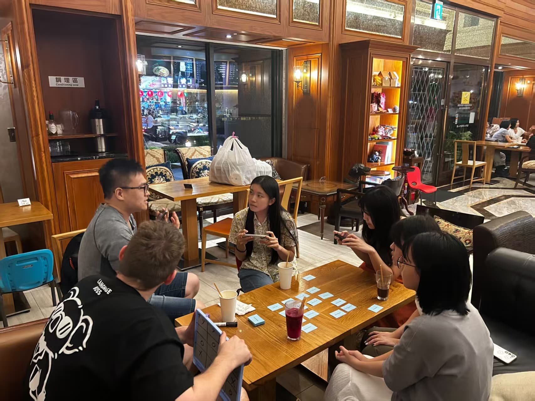 English Games Night - Board games & word games with native speakers — 2